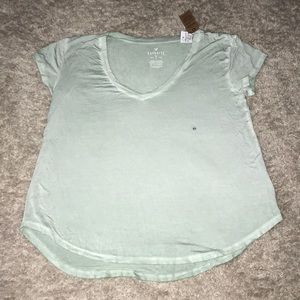 V-neck simple T-shirt